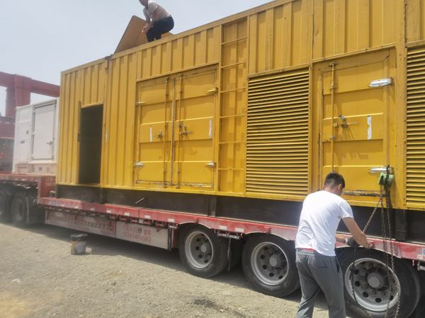 饶河除了负载情况和发动机维护，还有哪些因素会影响 200kw 柴油发电机的油耗？